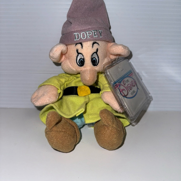 Disney Store Exclusive Snow White & The Seven Dwarfs Dopy Beanie plush toy NWT - Picture 2 of 9